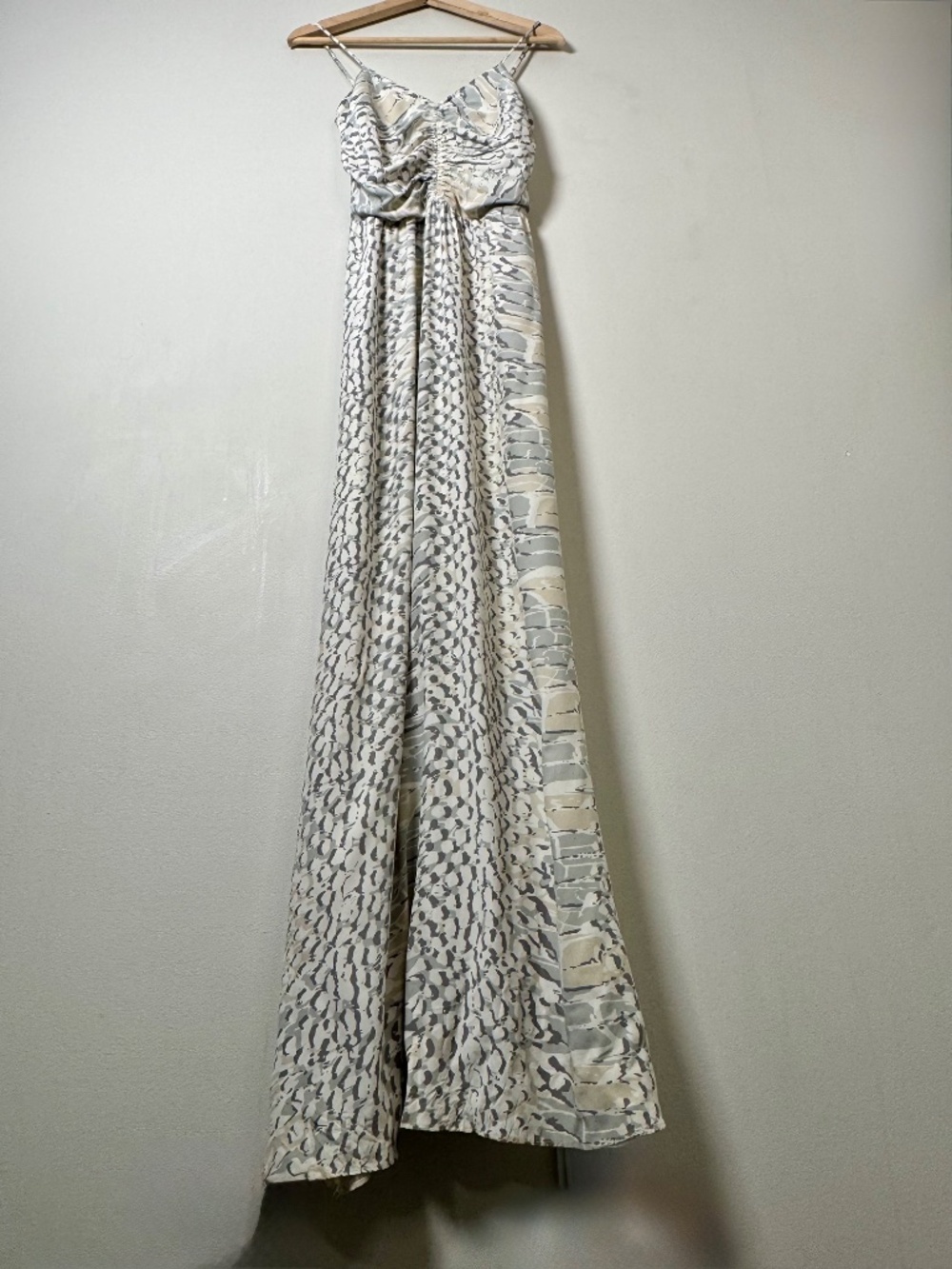 Parker New York 100% Silk Animal Print Maxi Dress in Grey White Sz XS - Picture 3 of 8